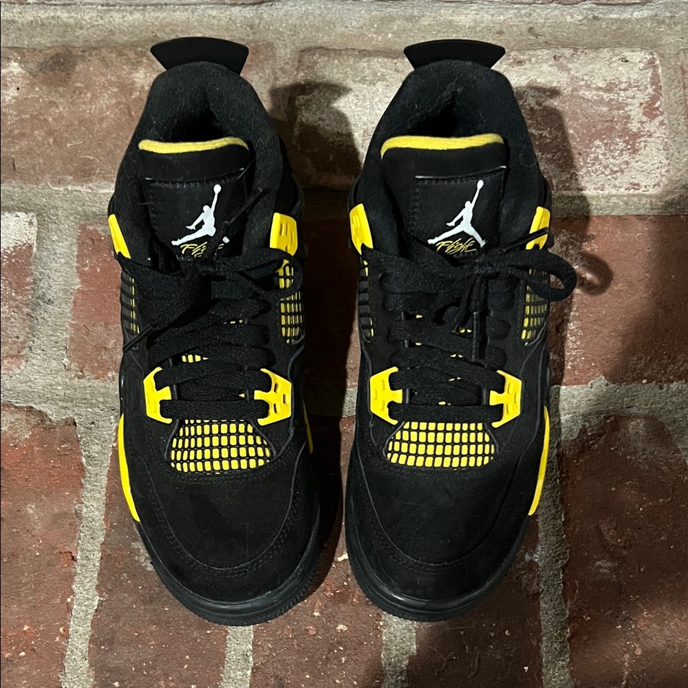 Jordan 4 “Thunder” kids